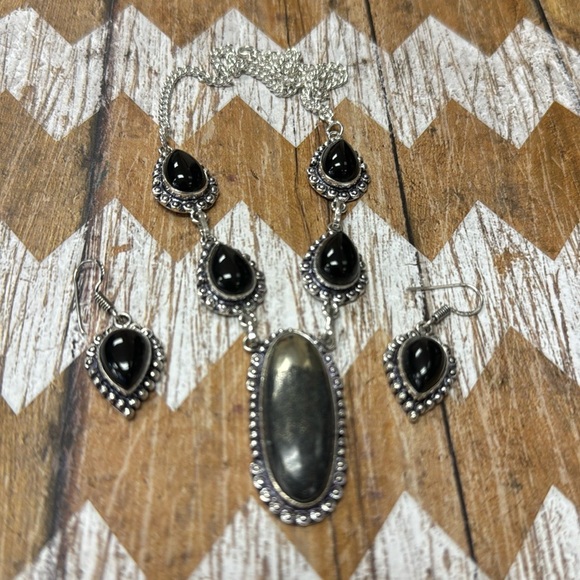 Apache Gold Jewelry Set - Picture 3 of 14